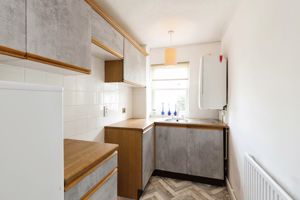 KITCHEN- click for photo gallery